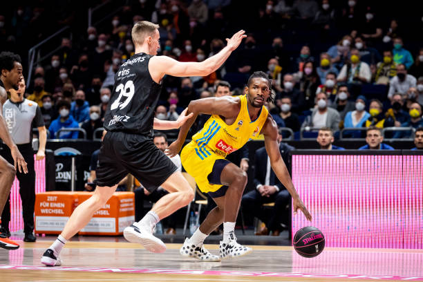 易建联等前 易建联等前