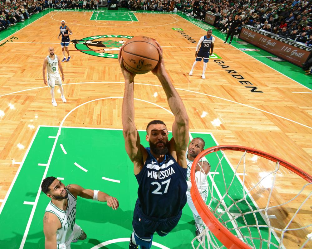 教练是否为 教练是否为